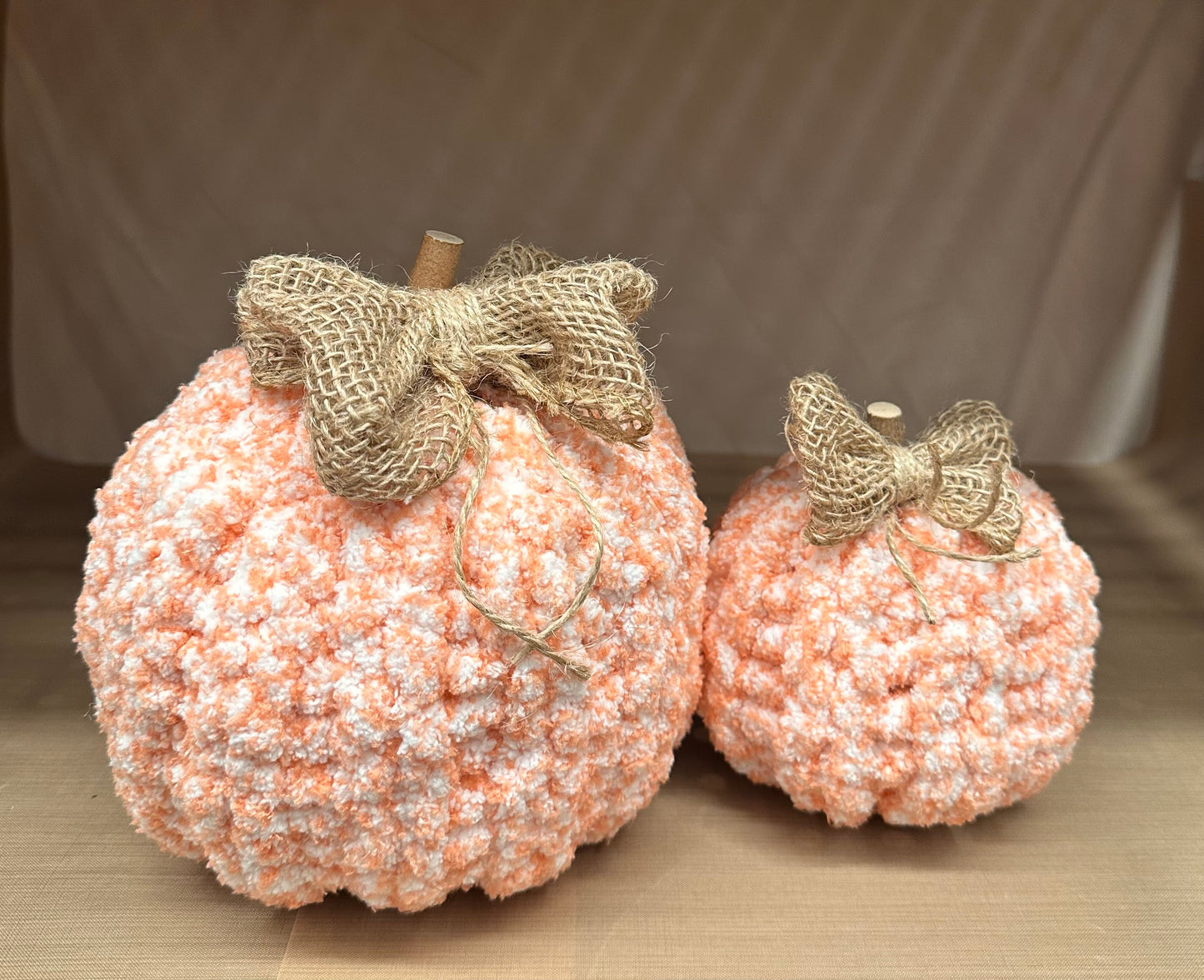 Set of 2 pumpkins